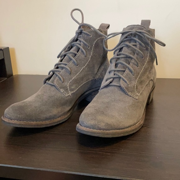 Dolce Vita Seema lace up Grey Suede Booties. Size 8 - Picture 2 of 11